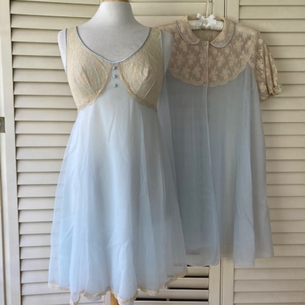 Vintage Vanity Fair Baby Doll Peignoir